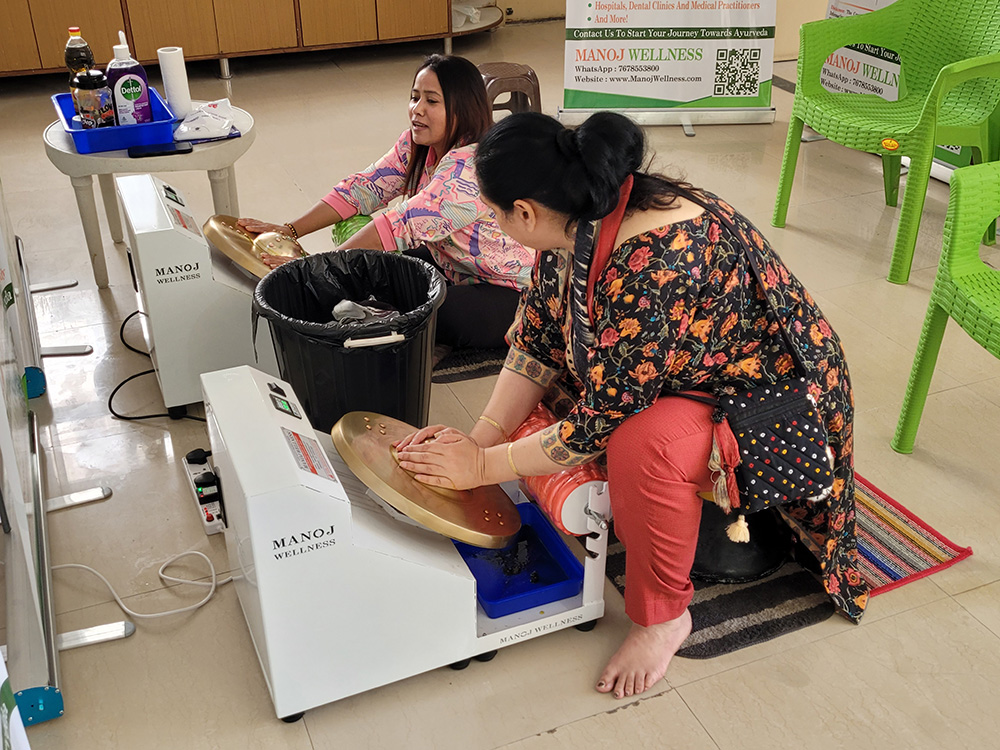 Kansa Thali Ayurvedic Massage Therapy Machine