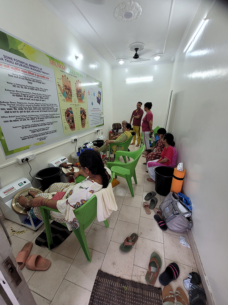 Kansa Thali Ayurvedic Massage Therapy Machine